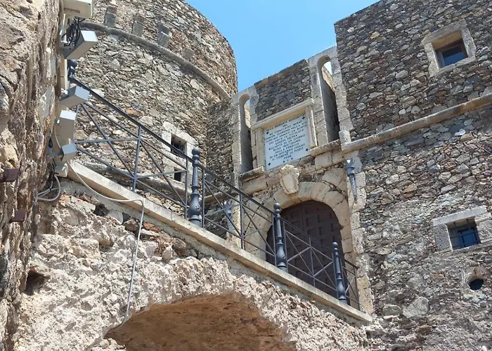 Palazzo Sardanelli Гостевой дом